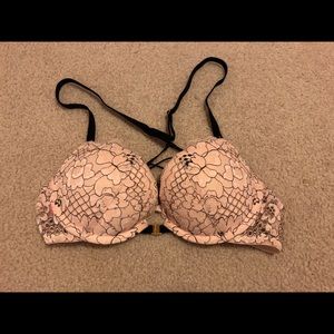 La senza front close with back lace-up detail